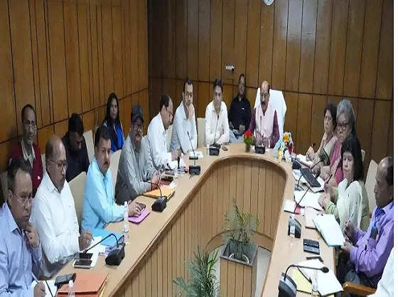 चारधाम यात्रा से पहले स्वास्थ्य सेवाएं करें दुरुस्त,गुणवत्ता से समझौता नहीं: मंत्री