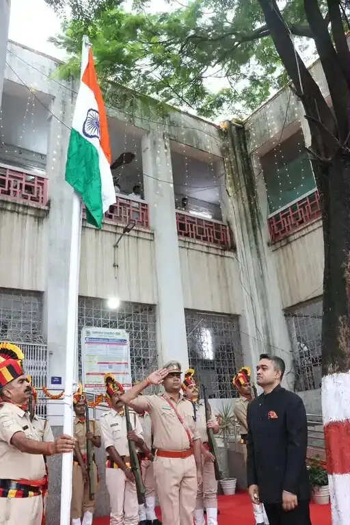 भोपाल में स्वतंत्रता दिवस की धूम, पहली बार निगम मुख्यालय में फहराया तिरंगा
