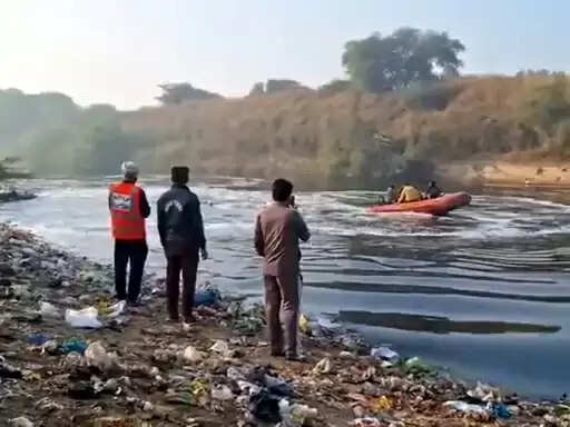 फरीदाबाद : नशे में धुत्त युवक ने नहर में लगाई छलांग, नहीं मिला सुराग
