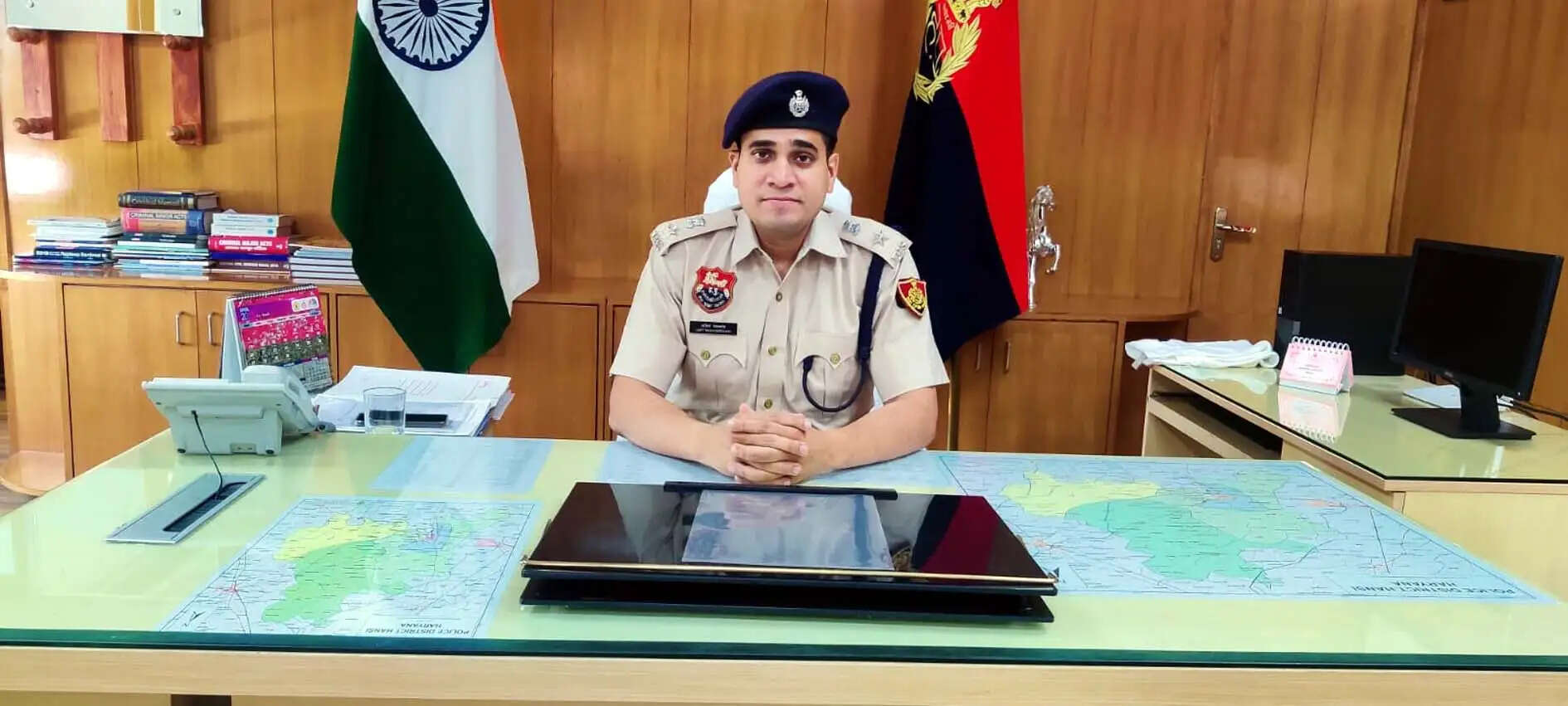 हांसी के नवनियुक्त पुलिस अधीक्षक अमित यशवर्धन ने संभाला कार्यभार