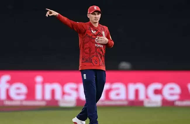 टी-20 विश्व कप के लिए इंग्लैंड की 15 सदस्यीय अस्थायी टीम घोषित, जोश टंग को मिला मौका