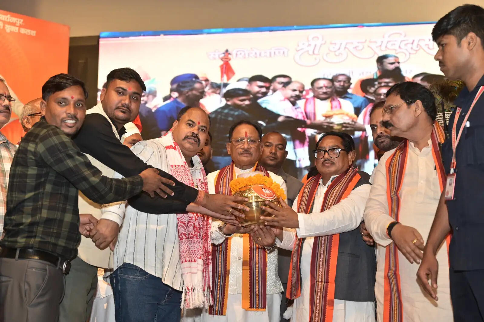 संत रविदास का जीवन, त्याग और विचार समाज को जोड़ने का कार्य करते हैं : मुख्यमंत्री साय