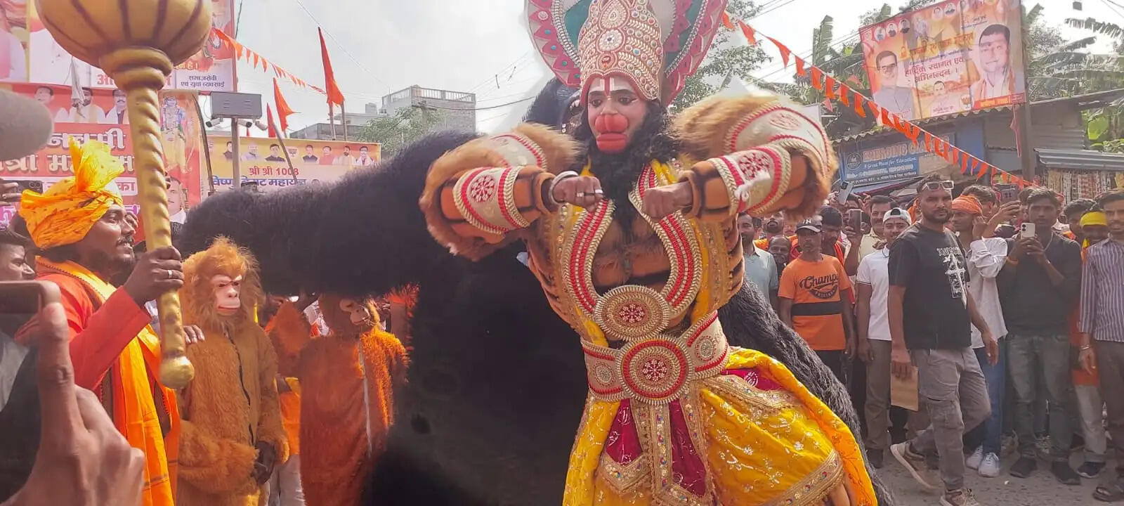 श्री रामनवमी रथयात्रा में इस साल झांकियों ने लोगों को मंत्रमुग्ध