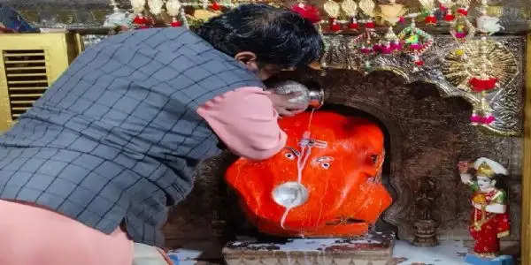 पुष्य नक्षत्र: गणेश मंदिरों में प्रथम पूज्य का हुआ पंचामृत अभिषेक