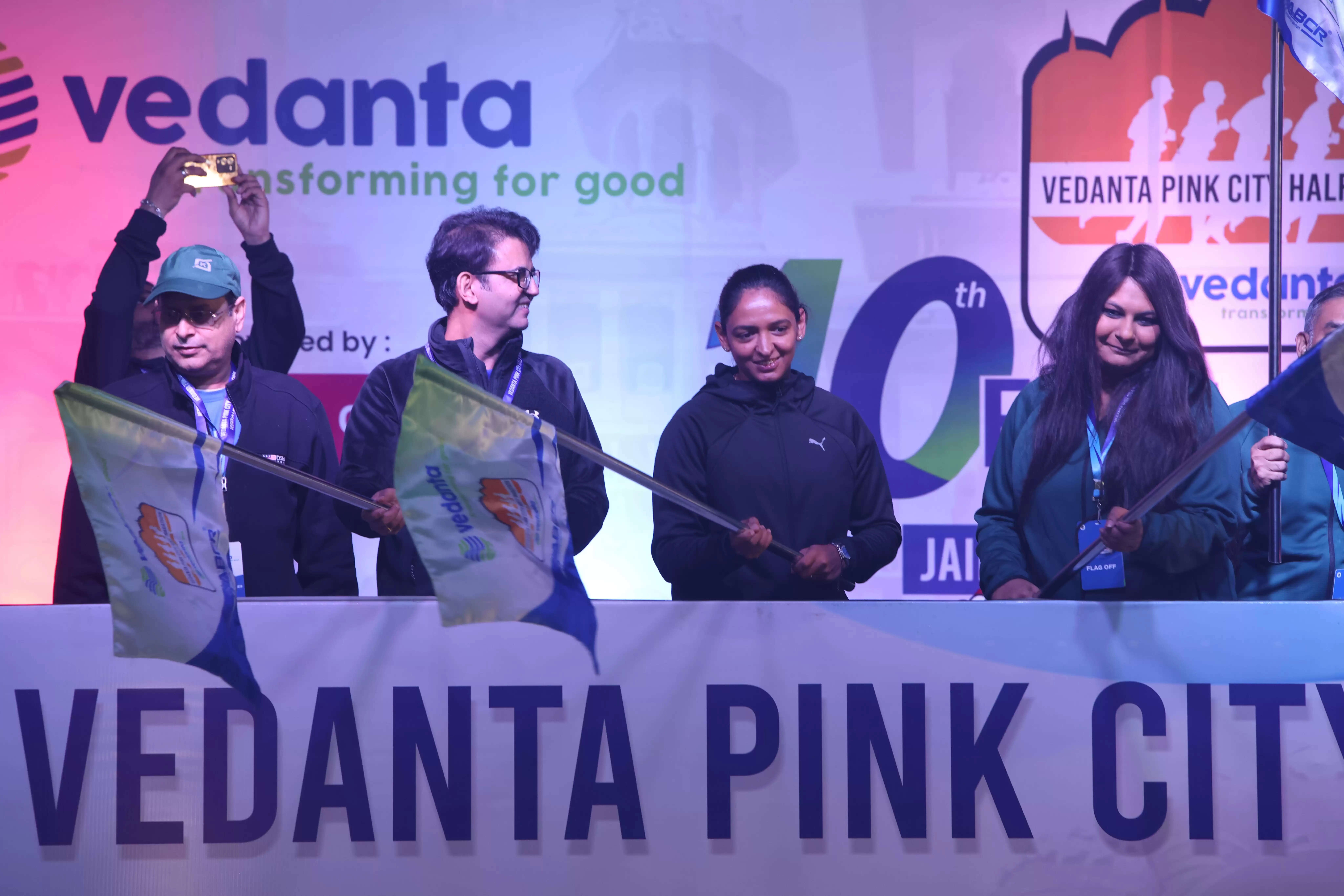 वेदांता पिंक सिटी हाफ मैराथन में 15 हजार से अधिक रनर्स ने रन फोन जीरो हंगर में लिया हिस्सा