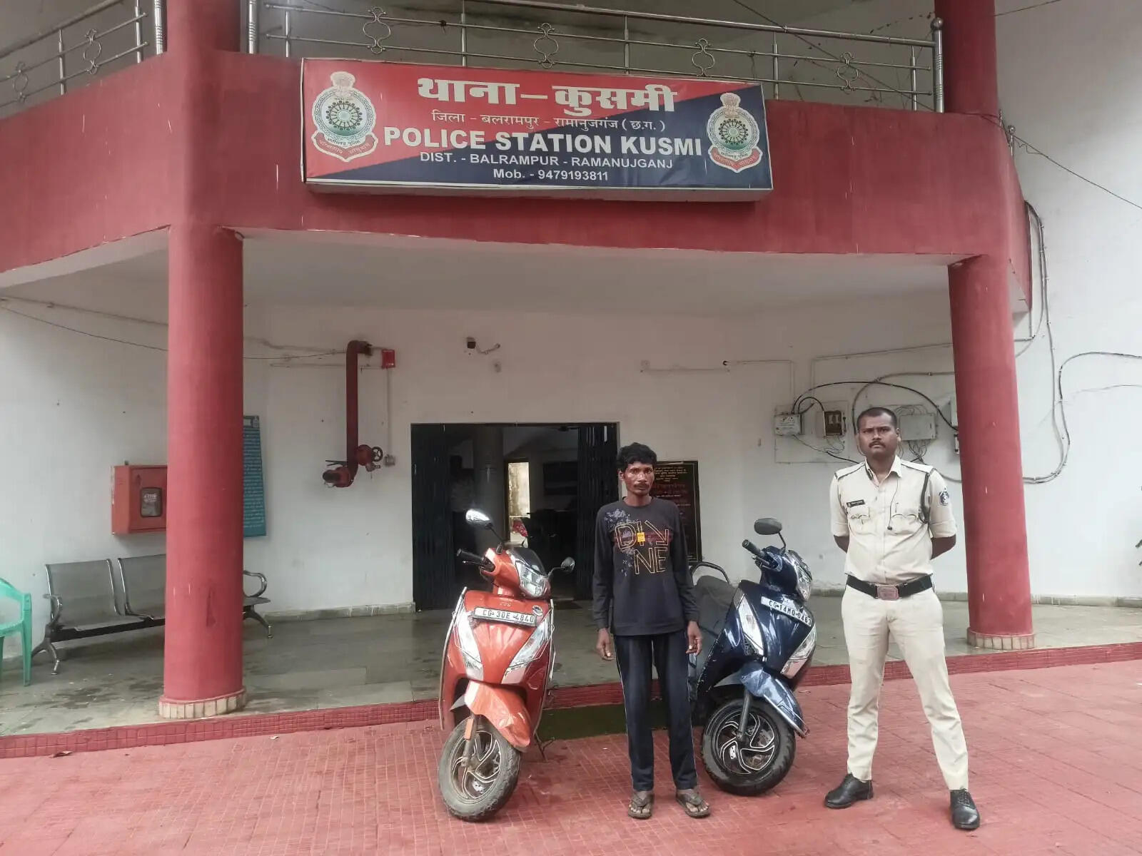 बलरामपुर : दो चोरी के मामलों का खुलासा, स्कूटी व जेवर बरामद