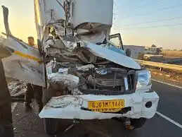 भोपाल: पार्सल वाहन कंटेनर से टकराया, चालक की मौत, यूपी से माल लेकर डिलीवरी देने आ रहा था