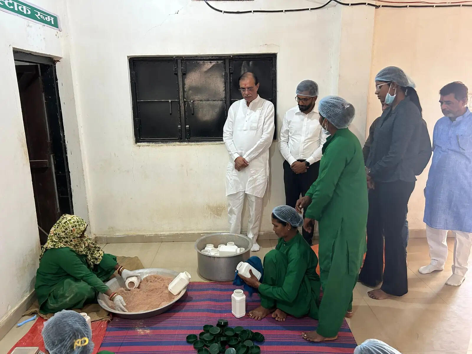 डोंगानाला वन धन विकास केंद्र का निरीक्षण, समूह की गतिविधियों की सराहना