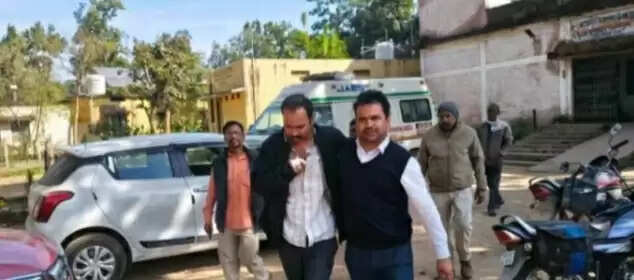 कोरबा : पिपरिया से लौटते समय पसान रेंजर और चालक गंभीर हादसे का शिकार, स्कॉर्पियो पेड़ से टकराई