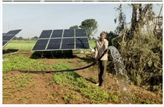 मध्य प्रदेश में अन्नदाता बनेंगे ऊर्जादाता, अब सोलर पंप से लहलहाएंगे 52 हजार किसानों के खेत