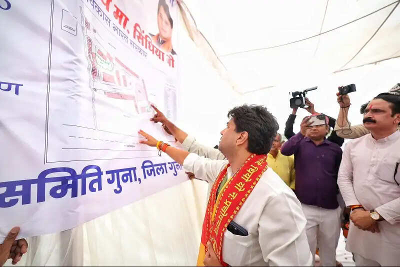 सिंधिया ने मप्र के गुना को दी तीन सड़क परियोजनाओं की सौगात, किया लोकार्पण