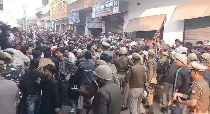 संभल हिंसा पर हिंदू पक्ष के अधिवक्ता श्रीगोपाल शर्मा बाेले-सर्वे टीम के सदस्यों व अधिकारियों की हत्या करना चाहते थे दंगाई