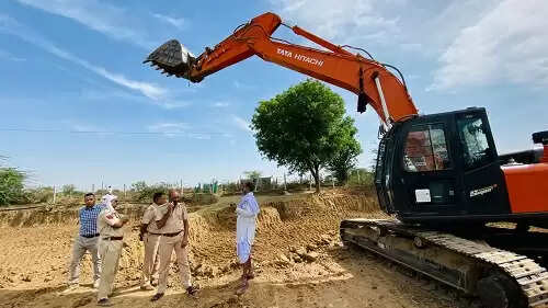 अवैध बजरी गतिविधियों के खिलाफ अभियान में 66 वाहन जब्त, 17 एफआईआर दर्ज