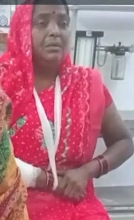 लाइसेंसी पिस्टल से चली गोली, महिला घायल