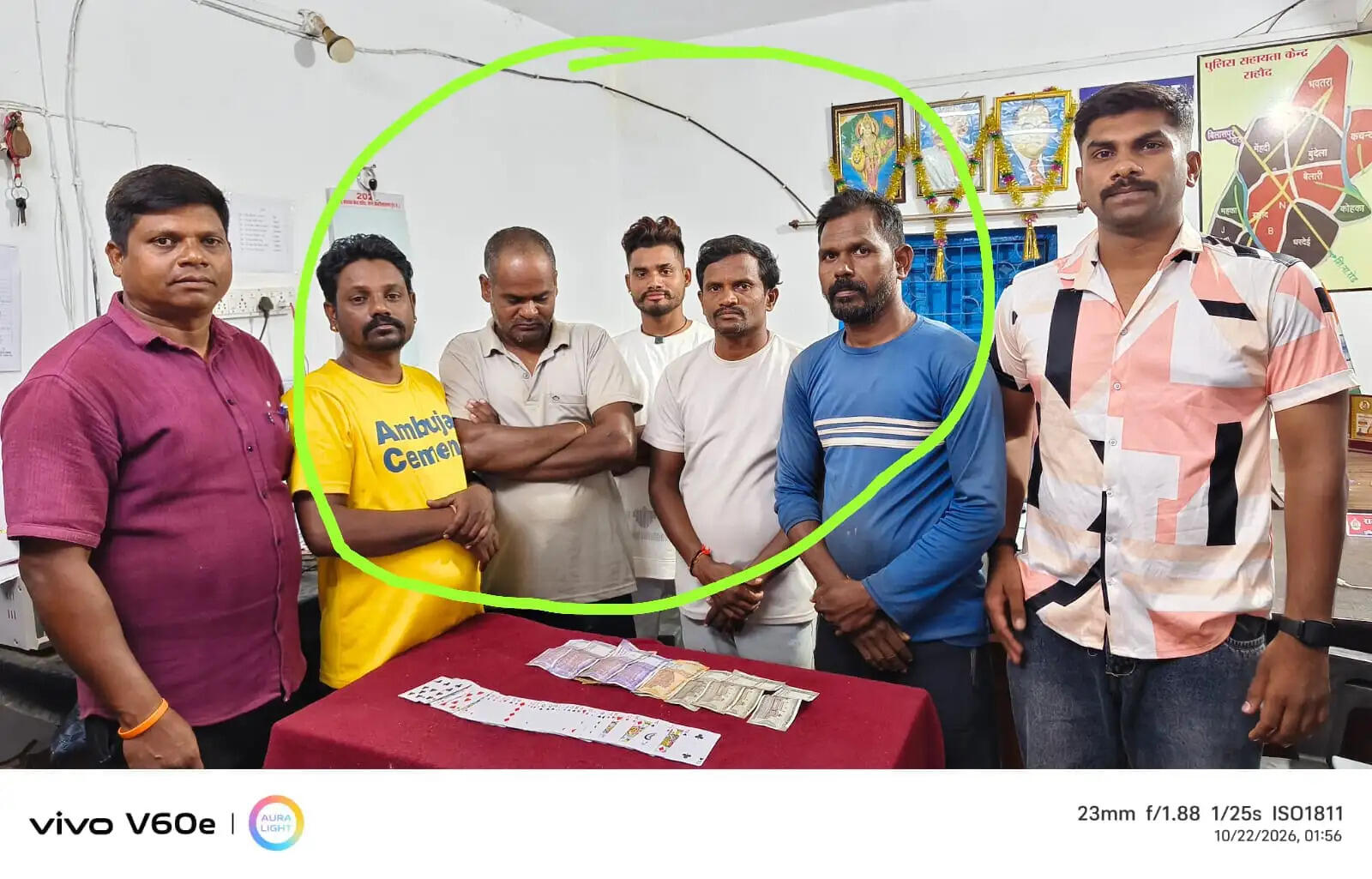 जांजगीर-चांपा में जुए के फड़ पर पुलिस की दबिश, पांच जुआरी गिरफ्तार, नकदी और ताश के पत्ते जब्त