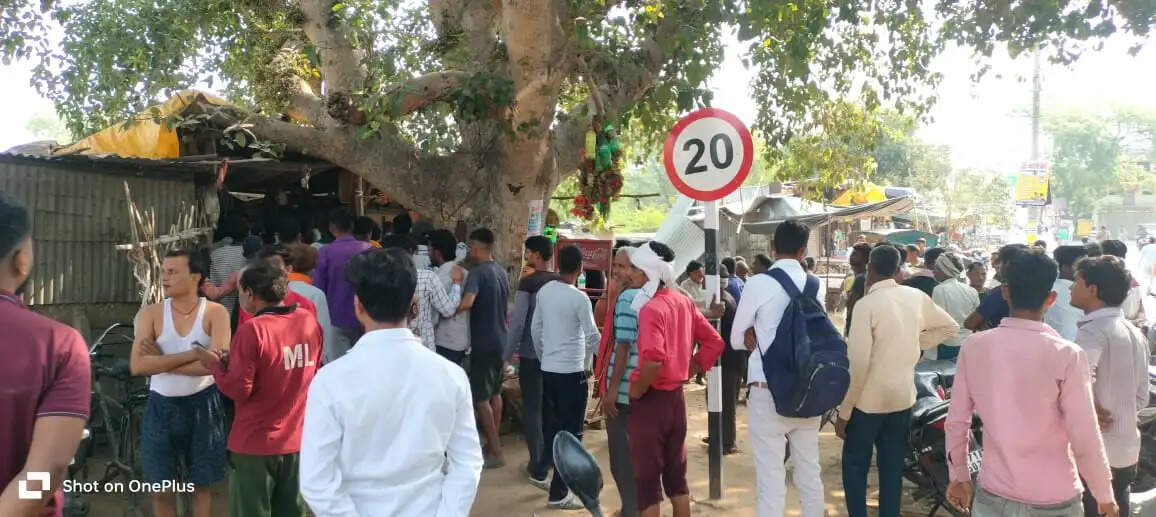 दुकानदार का शव फांसी के फंदे से लटकता हुआ मिला