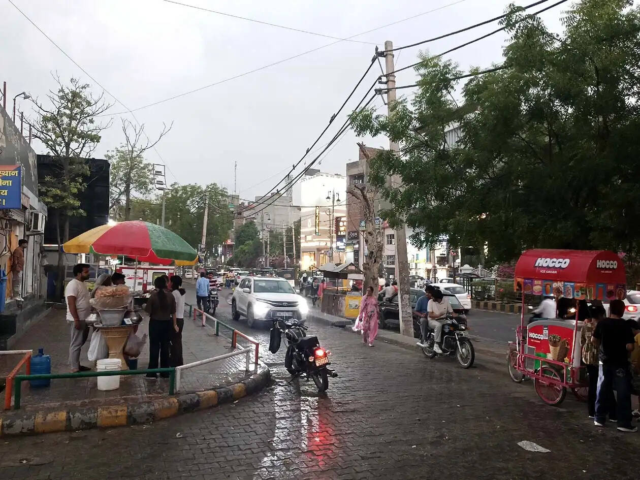हिसार : बूंदाबांदी से मौसम हुआ खुशगवार, भीषण गर्मी से मिली राहत