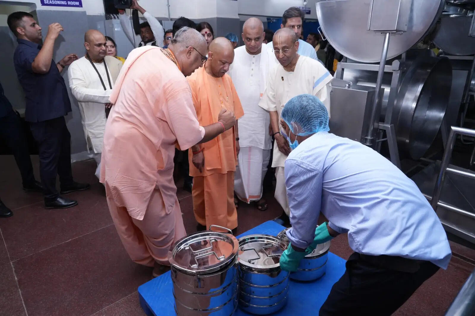 स्वस्थ रहने के लिए स्वस्थ व स्वच्छ आहार-विहार आवश्यक : मुख्यमंत्री याेगी