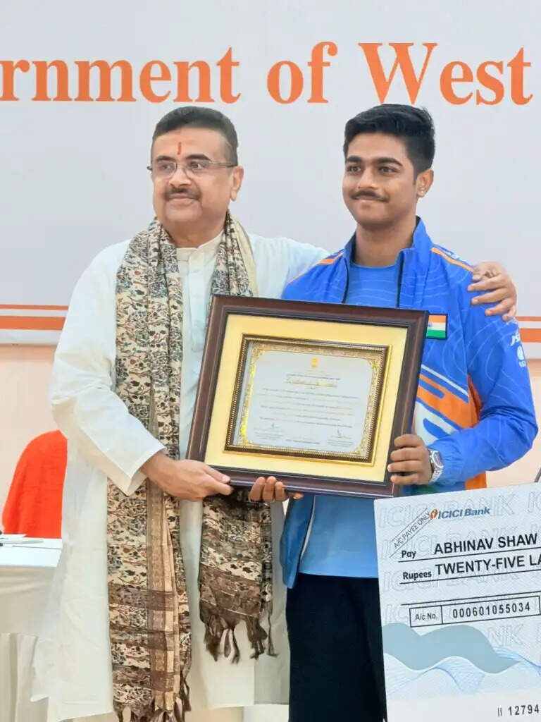 बंगाल छोड़ने का मन बना चुके युवा शूटर अभिनव साव को मिला 25 लाख रुपये का सम्मान
