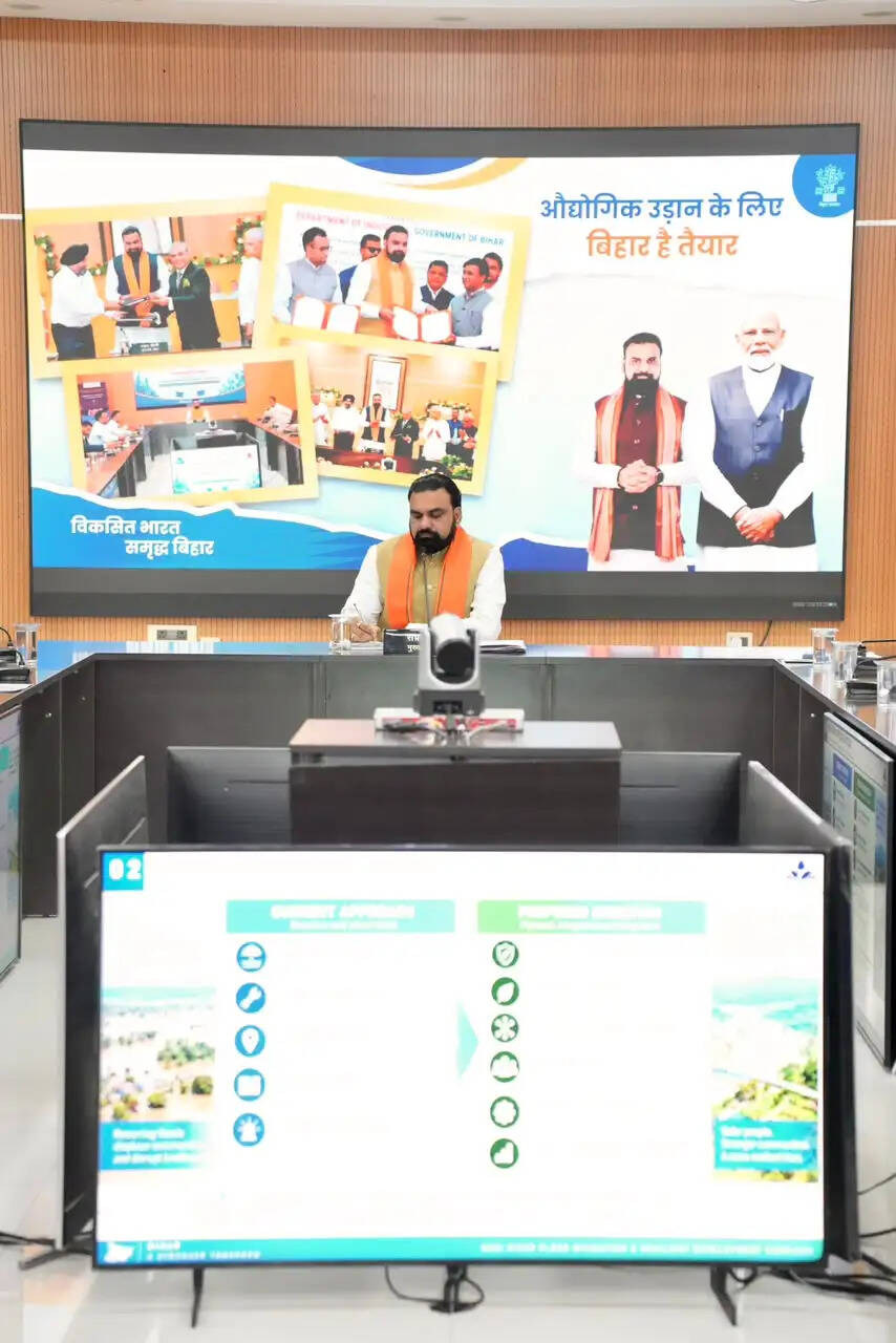 बाढ़ प्रबंधन के लिए स्थायी समाधान की दिशा में कार्ययोजना बनाकर काम करना है : मुख्यमंत्री