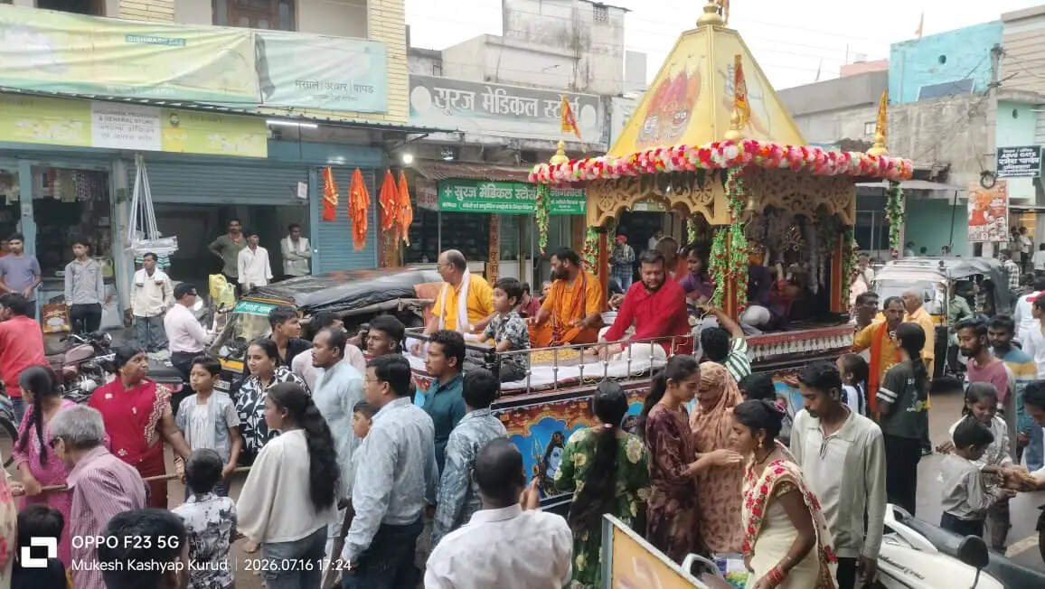 कुरूद में भक्ति, हरियाली और संस्कृति का संगम: भव्य श्री जगन्नाथ रथयात्रा के साथ हरियाली साप्ताहिक उत्सव का शुभारंभ