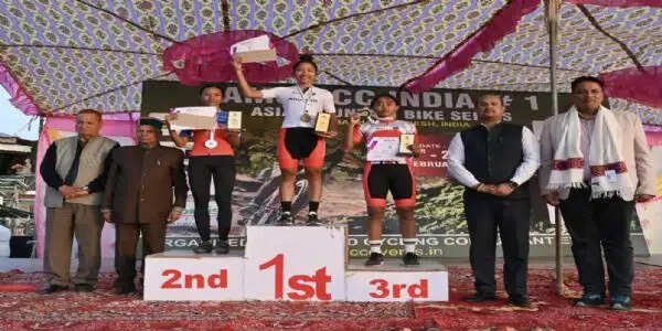 बीड़ बिलिंग में एशिया माउंटेन साइकिलिंग सीरीज का समापन, खेल मंत्री ने नवाजे विजेता