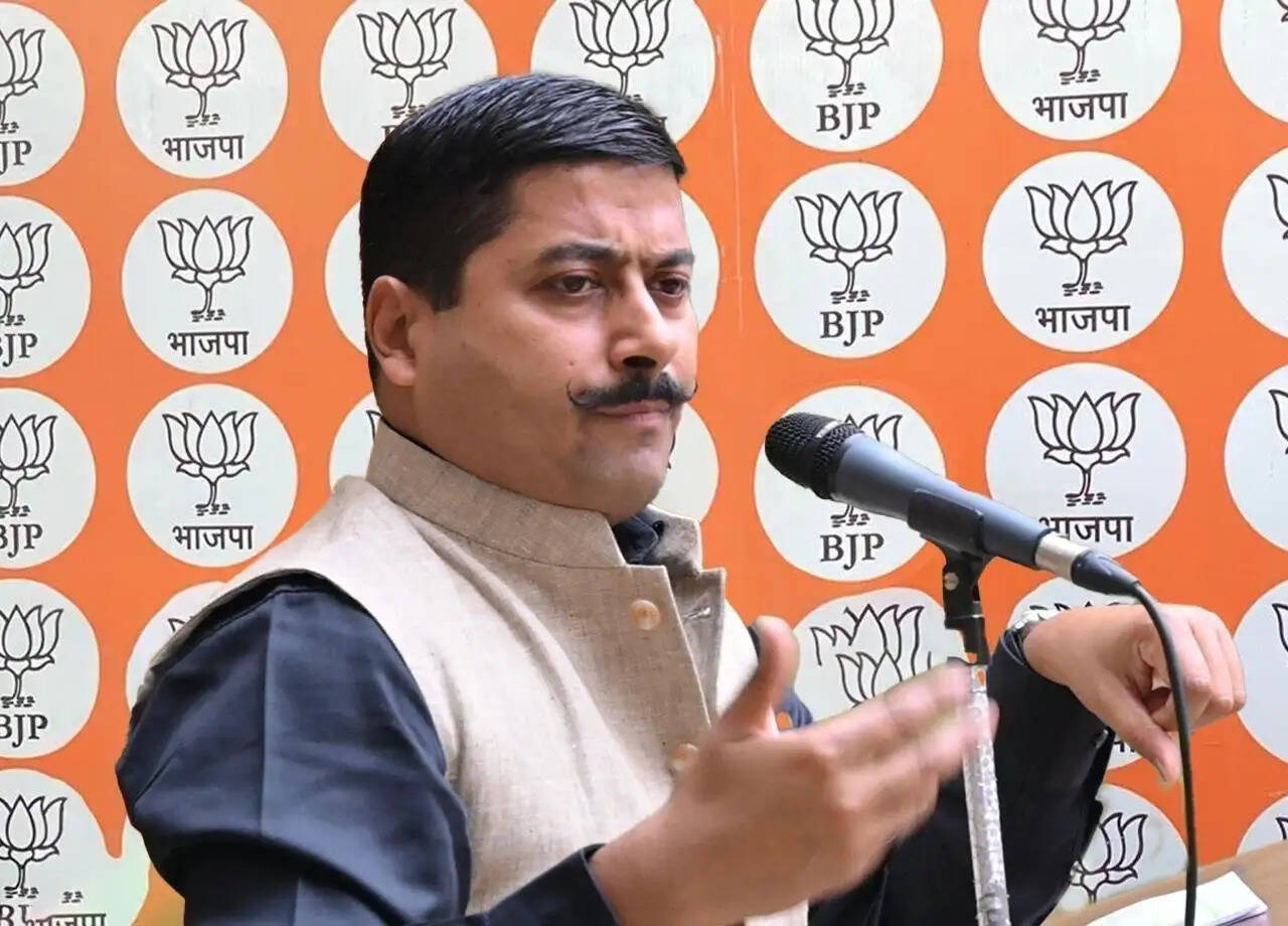 राष्ट्रपति मुर्मू का अपमान संविधान का अपमान: गौरव ने ममता बनर्जी पर हमला बोला