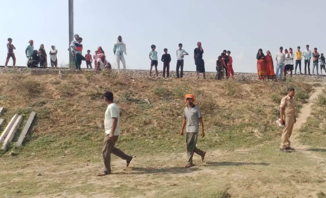 महिला की हत्या के आरोपित ने ट्रेन के आगे कूदकर दी जान