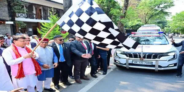 मुख्यमंत्री ने उच्च हिमालयी चिकित्सा सेवा का किया फ्लैग ऑफ