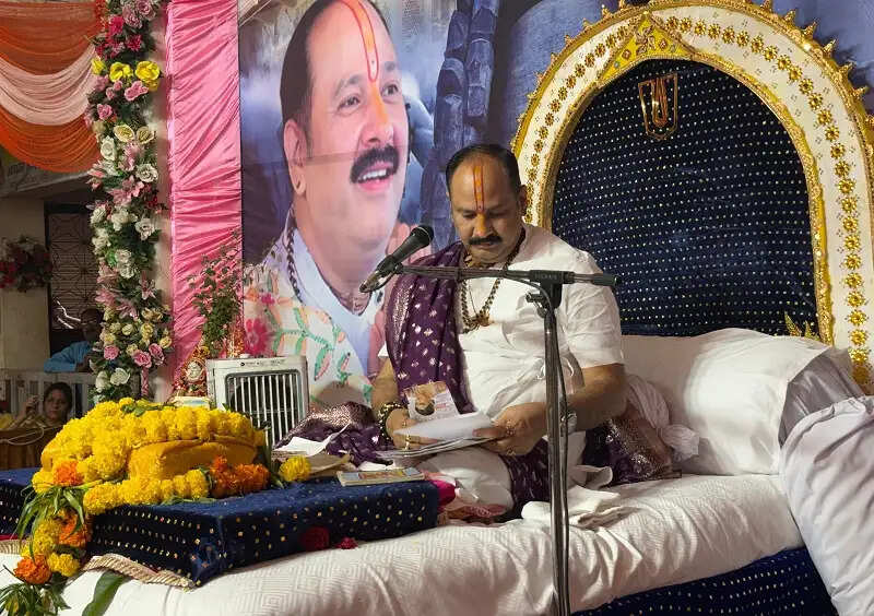 सच्चा विश्वास और समर्पण मनुष्य को हर मुश्किल परिस्थिति से सहजता से निकाल लेता है बाहर: पंडित प्रदीप मिश्रा