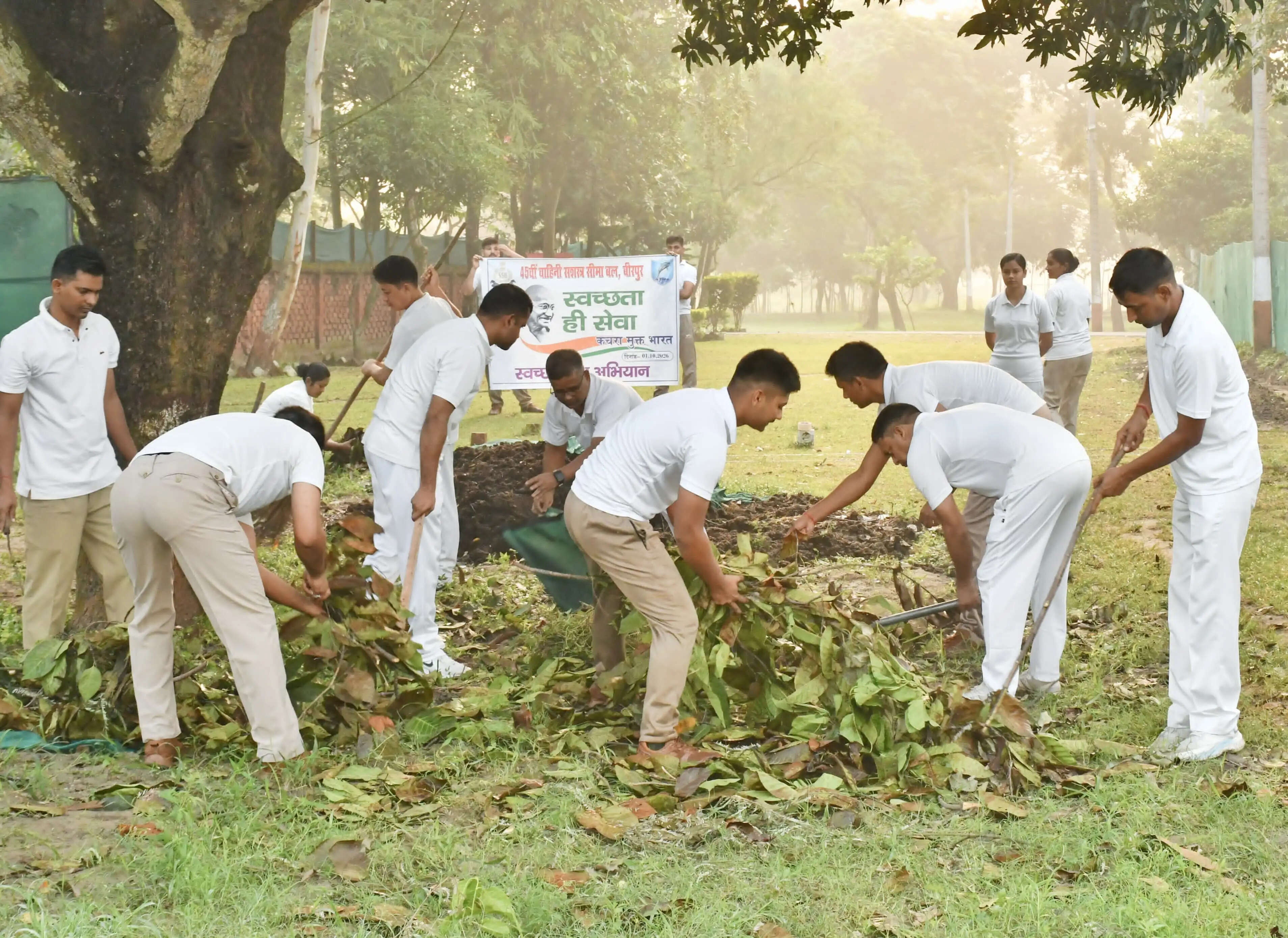 विशेष अभियान 6.0 के तहत 45वीं वाहिनी एसएसबी में चला वृहद स्वच्छता अभियान