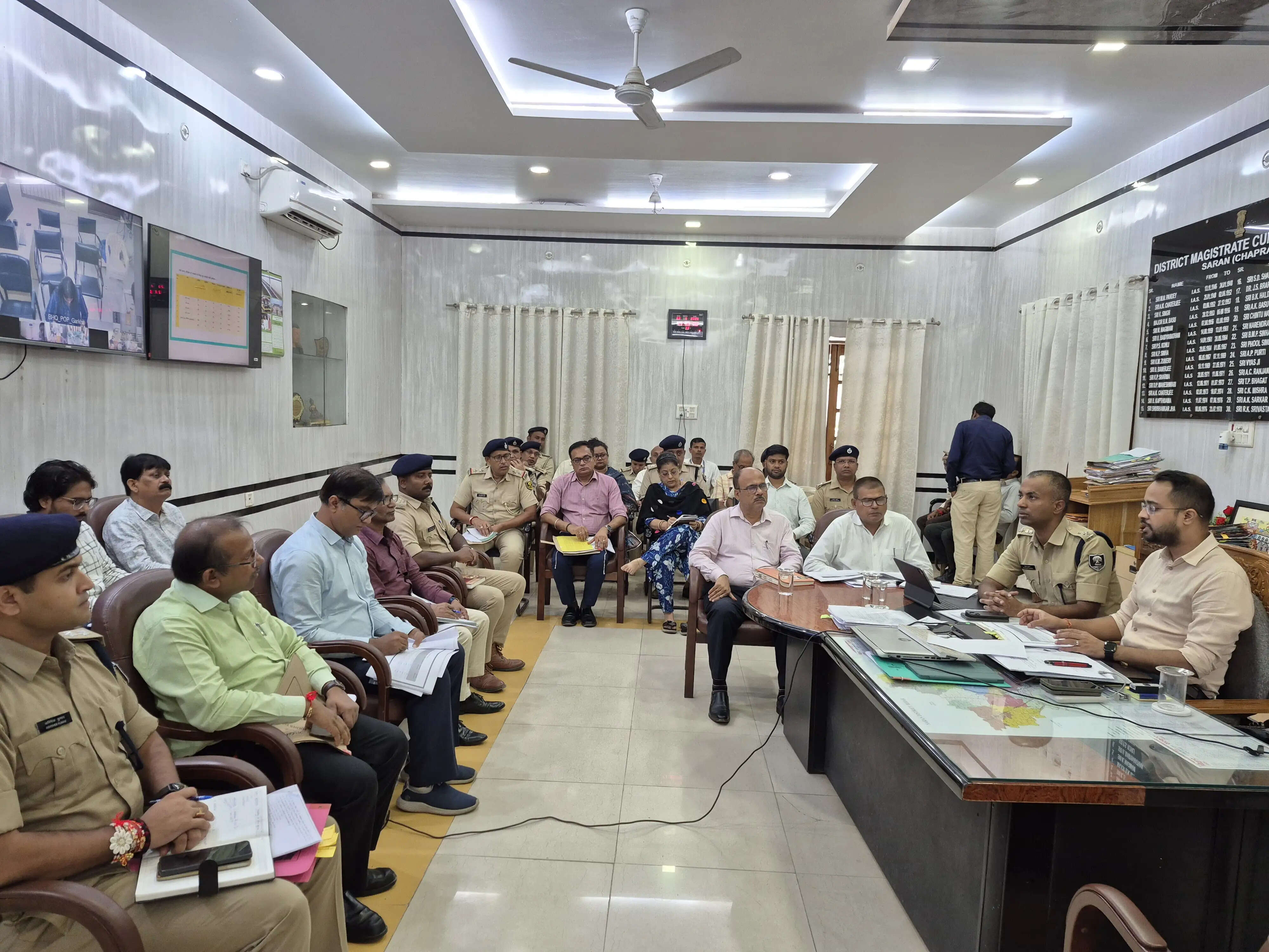 मादक पदार्थ के सम्भावित हॉटस्पॉट चिन्हित कर सप्लाई चेन तोड़ने का जिलाधिकारी ने दिया निर्देश