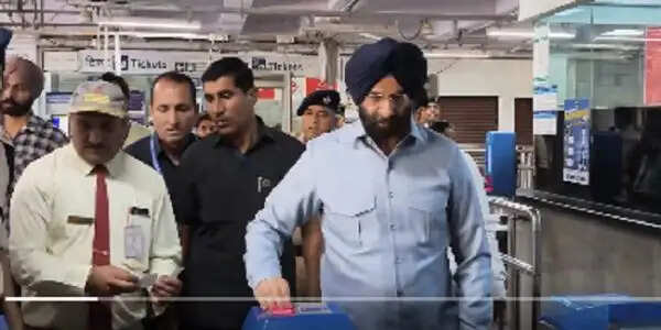 मेट्रो एक जिम्मेदार नागरिक होने की हमारी पहचान : सिरसा