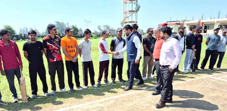 गुरुकुल कांगड़ी विश्वविद्यालय में अंतर ब्रांच क्रिकेट टूर्नामेंट शुरू