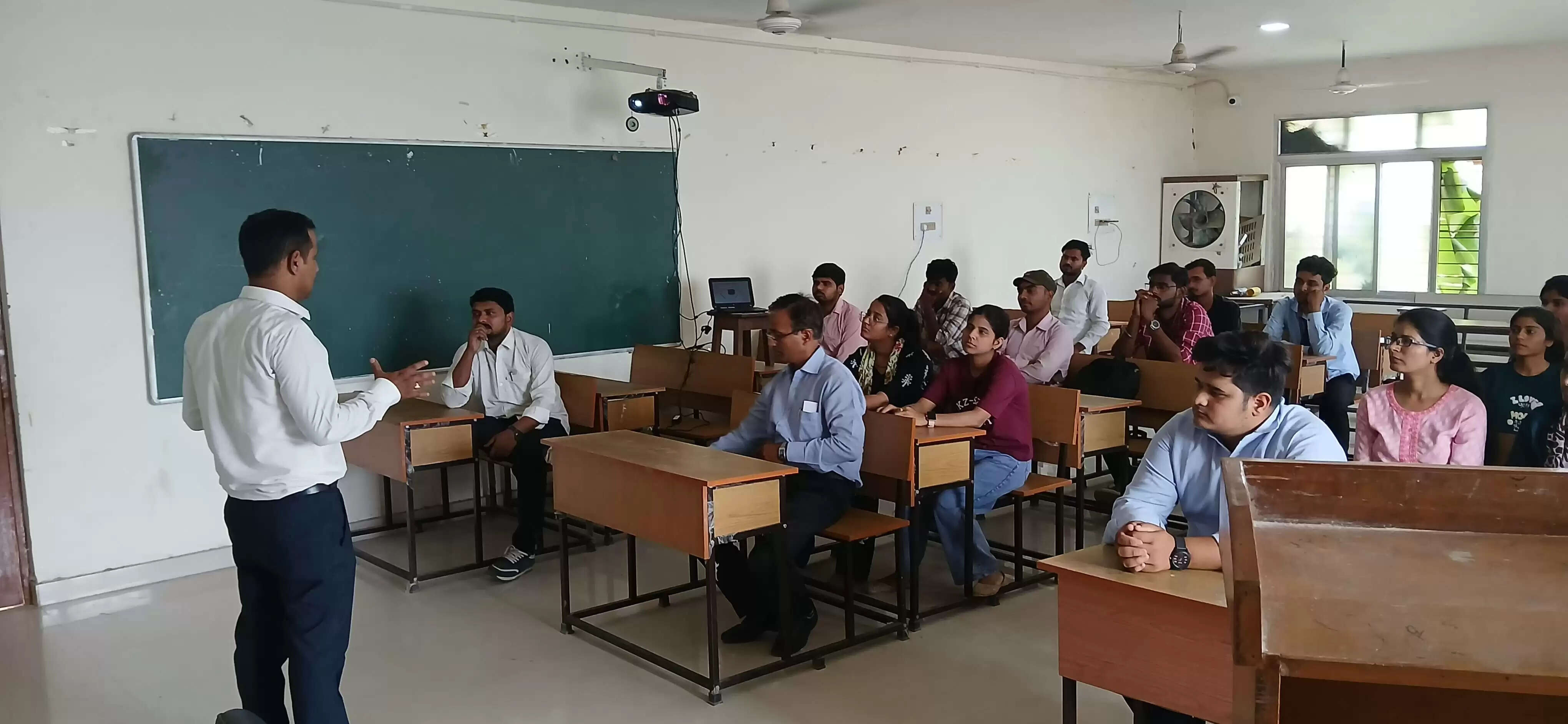 स्वच्छ एवं शुद्ध जल को प्रदूषित एवं दुरुपयोग होने से बचाने की जरूरत - डॉ विनय कुमार सिंह