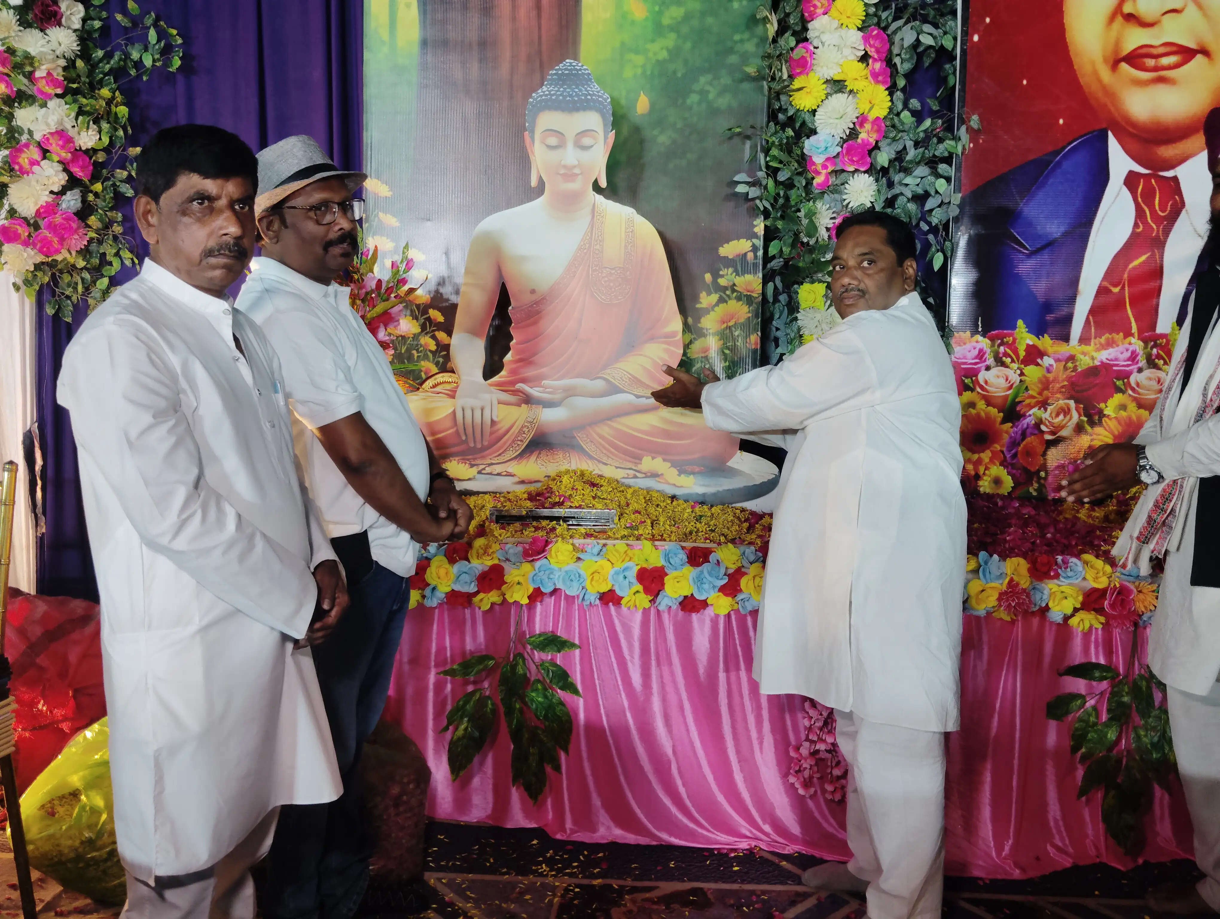 संविधान की शपथ के साथ 134 जोड़ों का हुआ सामूहिक विवाह