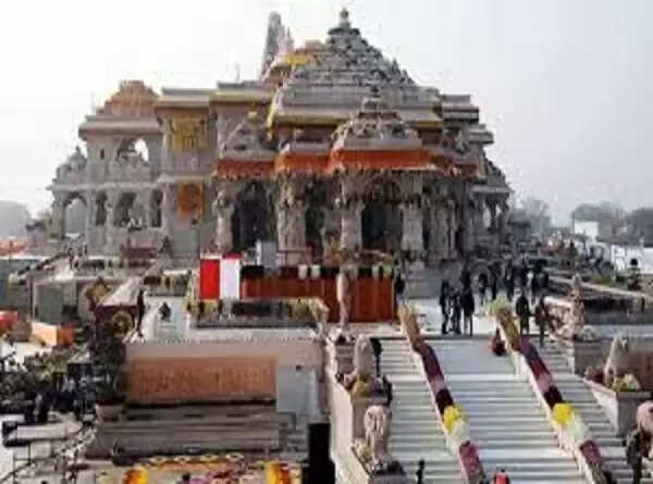 राम मंदिर परिसर में नमाज पढ़ने की कोशिश, हिरासत में लिया गया शख्स
