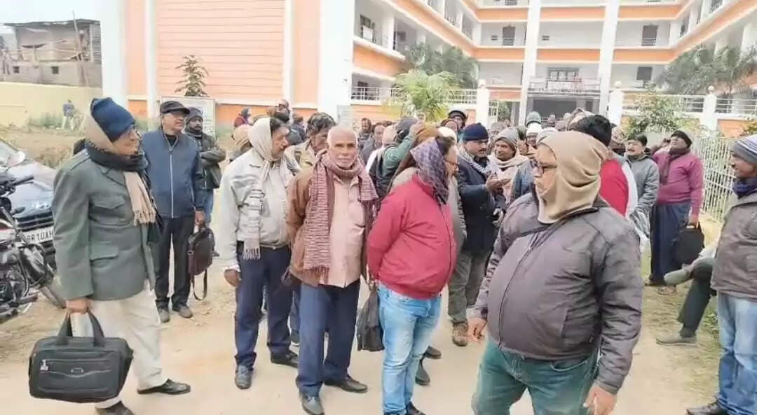 टीएमबीयू में मूल्यांकन कार्य ठप, प्रभारी कुलपति पर लगे गंभीर आरोप