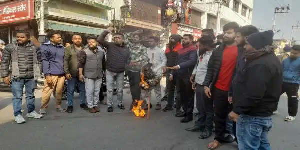 युवा कांग्रेस ने भाजपा सरकार का किया पुतला दहन