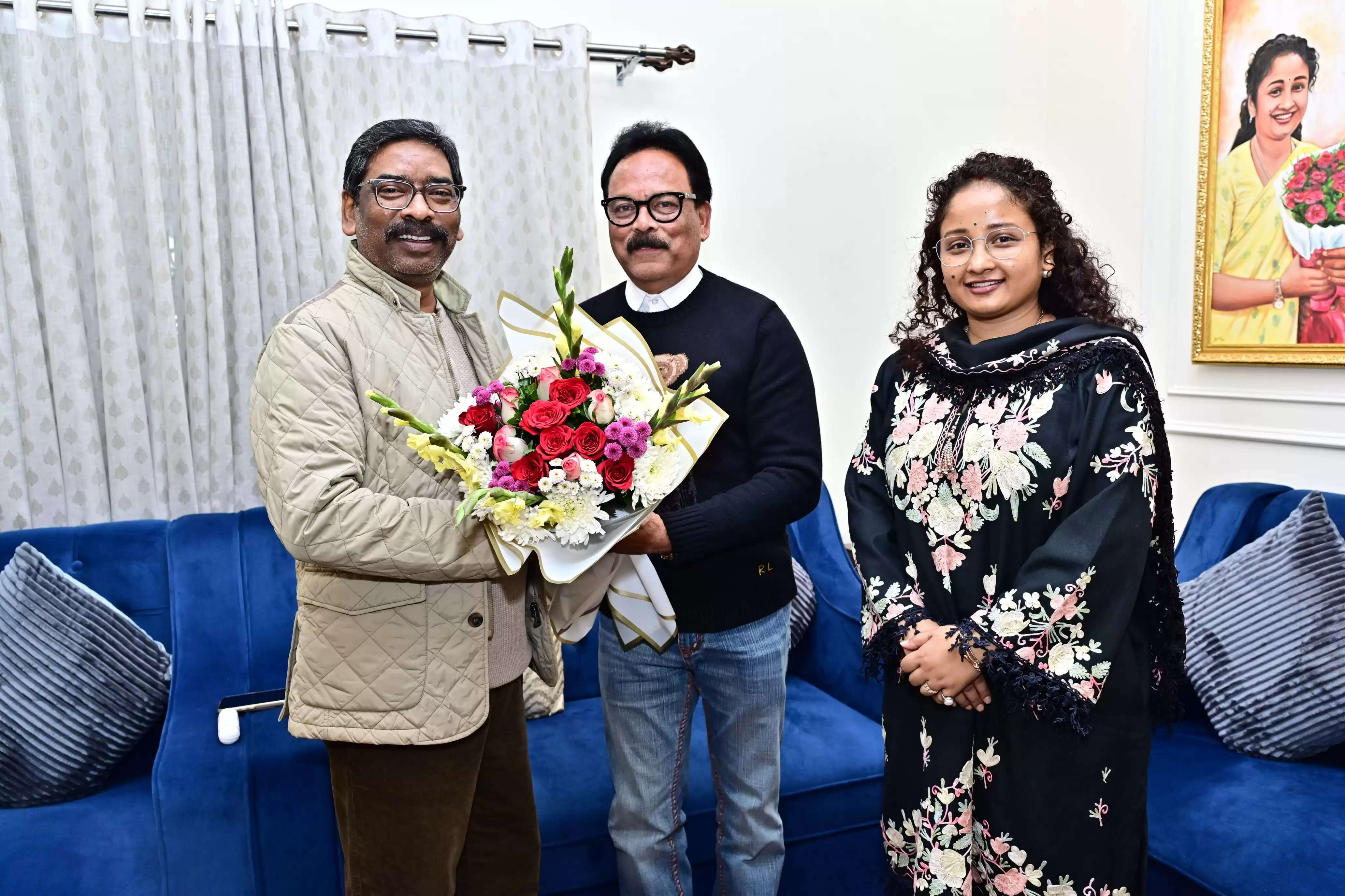 मुख्यमंत्री से सांसद और विधायक ने की मुलाकात, दी नववर्ष की बधाई