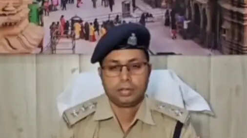 गंगा नदी में नाव पर चिकन बिरयानी खाने के मामले में 14 गिरफ्तार