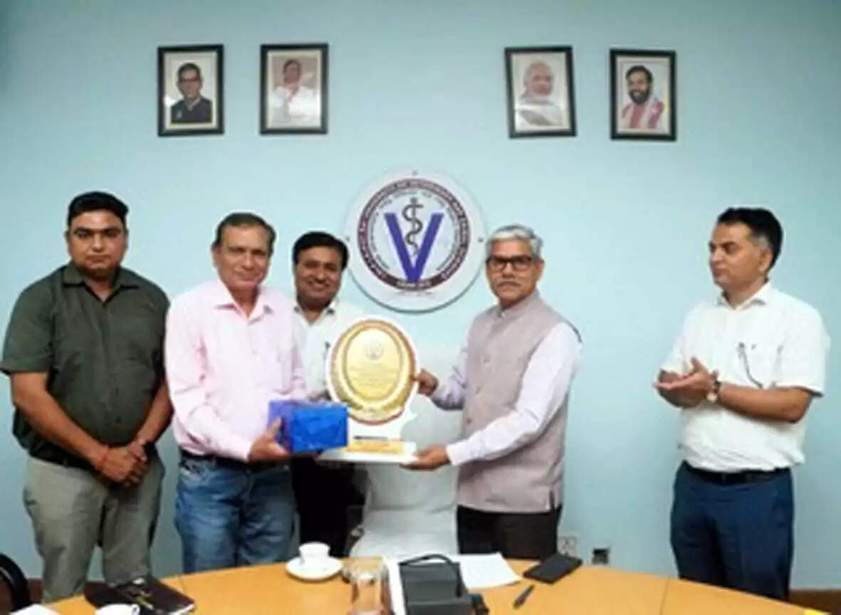 हिसार : कर्मचारियों के अनुभव व समर्पण ने विश्वविद्यालय की प्रगति में महत्वपूर्ण भूमिका निभाई : प्रो. विनोद वर्मा