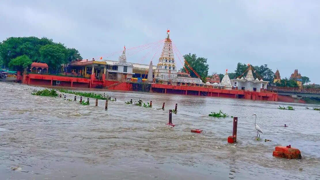 मंदसौरः मेहरबान इंद्रदेव, दूसरे दिन भी जारी रहा बारिश का दौर