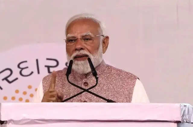 विदेशी वस्तुओं का उपयोग कम करें, ईंधन बचाएं : पश्चिम एशिया संकट के बीच मोदी की फिर अपील