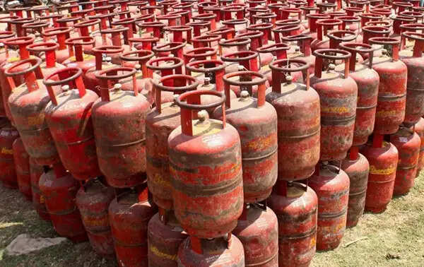 एलपीजी की कालाबाजारी के 9 प्रकरणों में एफआईआर दर्ज, 2888 सिलेण्डर किए गए जब्त