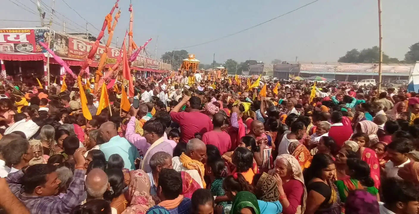 सिमरिया कुंभ : अंतिम शाही स्नान में उमड़ा देश भर के साधु-संत और श्रद्धालुओं का सैलाब