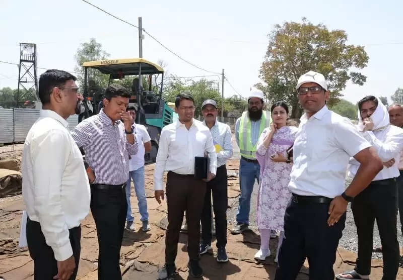 उज्जैन सिंहस्थ 2028 की तैयारियां जारी. संभागायुक्त-कलेक्टर ने किया सड़क निर्माण कार्यों का निरीक्षण