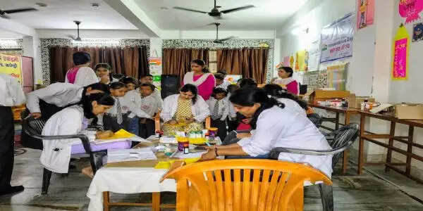 ऋषिकुल में राष्ट्रीय आयुर्वेद दिवस का शुभारंभ, 135 लोगों का स्वास्थ्य परीक्षण