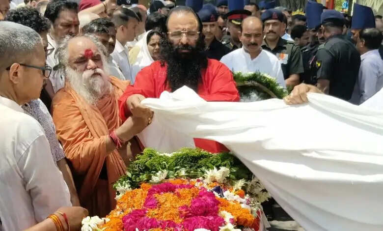 पूर्व मुख्यमंत्री खंडूड़ी को दी संतो ने श्रद्धांजलि