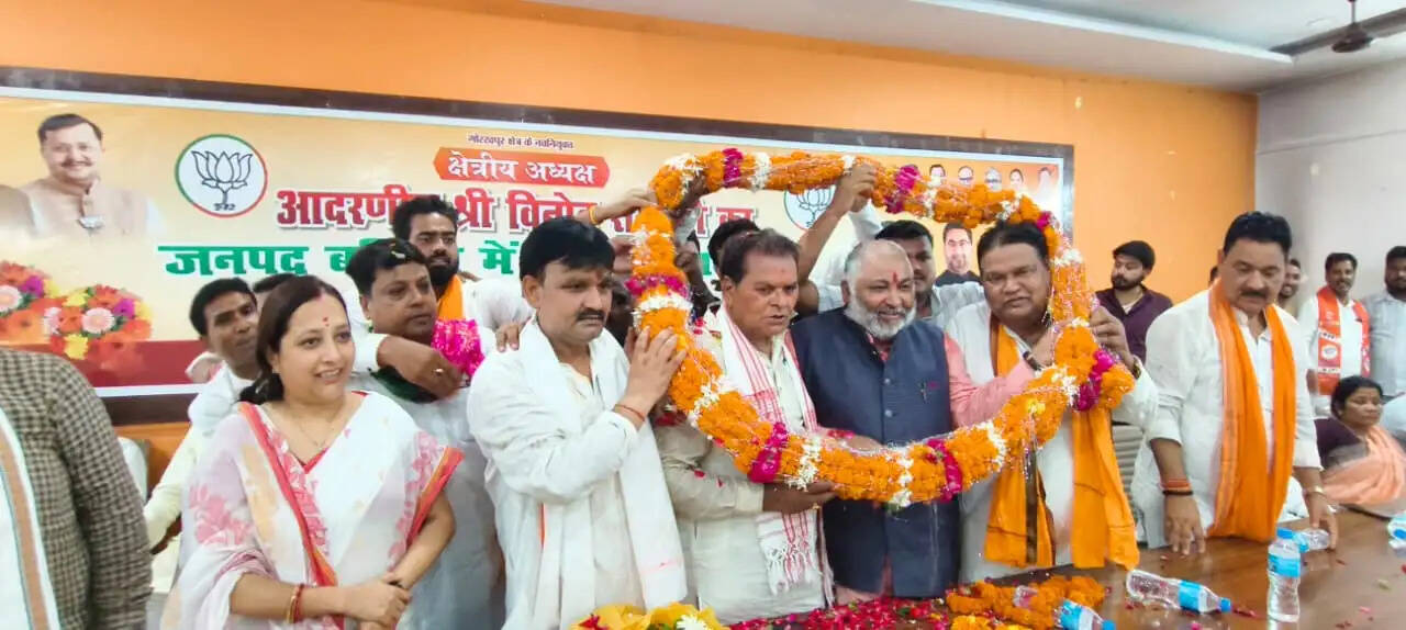 भाजपा के नए क्षेत्रीय अध्यक्ष विनोद राय का बलिया में भव्य स्वागत